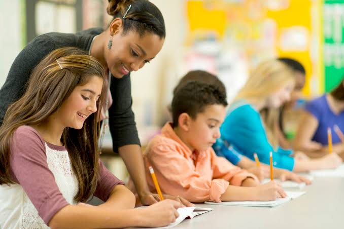Choosing Between elementary school and middle school Programs for Your Child’s Educational Path